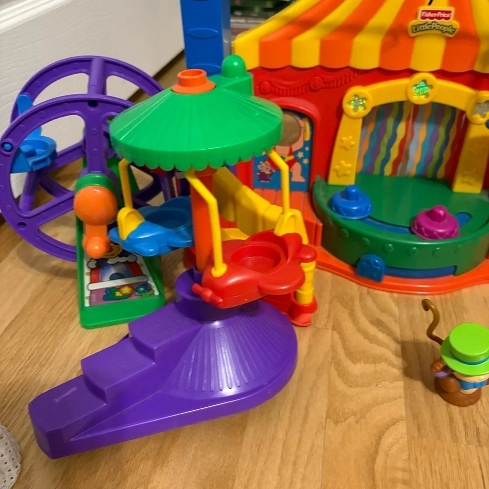 Little People 2005 Amazing Animals Circus by Fisher-Price Carnival Toy Playset